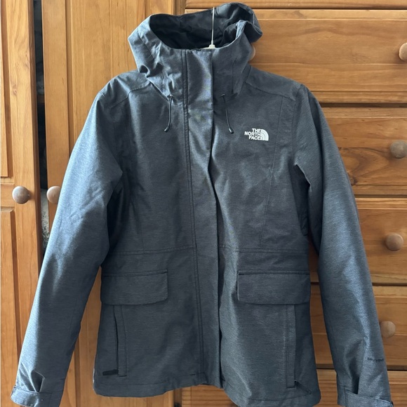 The North Face Women’s Monarch Triclimate Jacket Medium - Picture 2 of 7